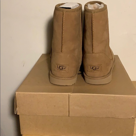 Uggs - Picture 6 of 8